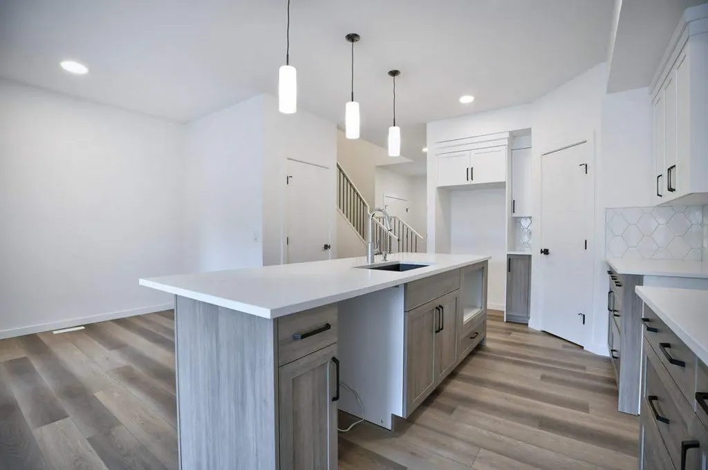 41 Legacy Point Terrace SE Calgary AB T2X 6R9