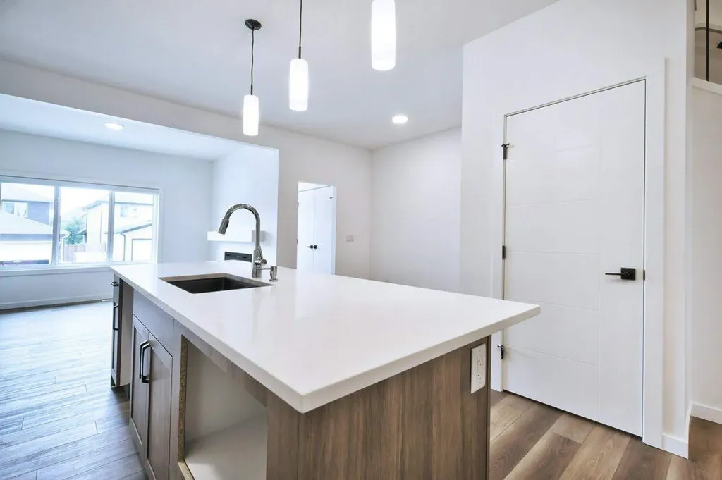 41 Legacy Point Terrace SE Calgary AB T2X 6R9
