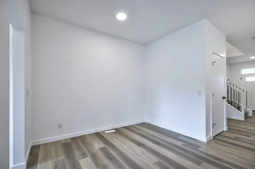 41 Legacy Point Terrace SE Calgary AB T2X 6R9
