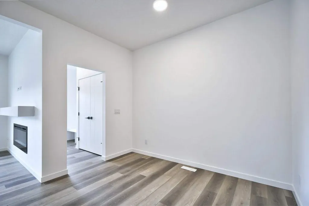 41 Legacy Point Terrace SE Calgary AB T2X 6R9