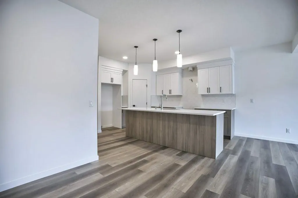 41 Legacy Point Terrace SE Calgary AB T2X 6R9