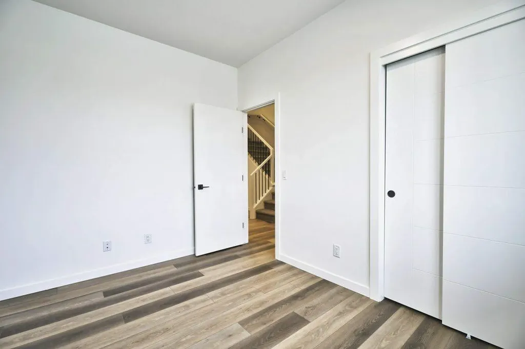 41 Legacy Point Terrace SE Calgary AB T2X 6R9