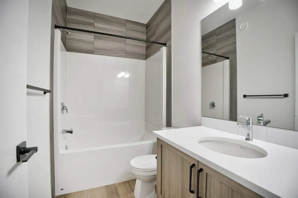41 Legacy Point Terrace SE Calgary AB T2X 6R9