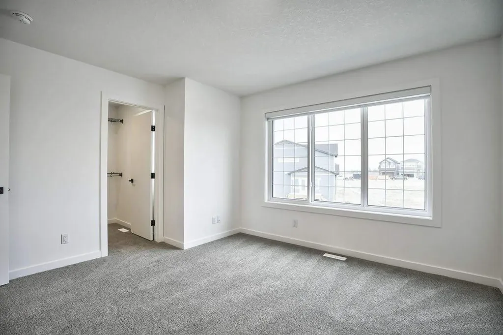 41 Legacy Point Terrace SE Calgary AB T2X 6R9