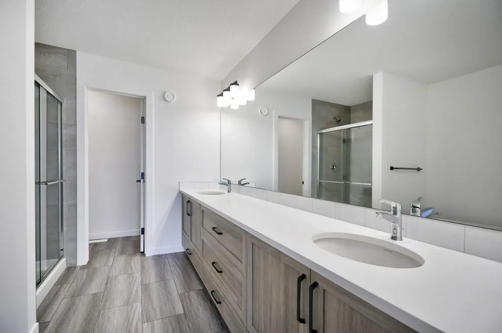 41 Legacy Point Terrace SE Calgary AB T2X 6R9