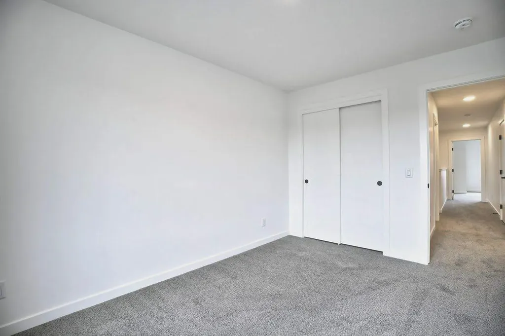 41 Legacy Point Terrace SE Calgary AB T2X 6R9