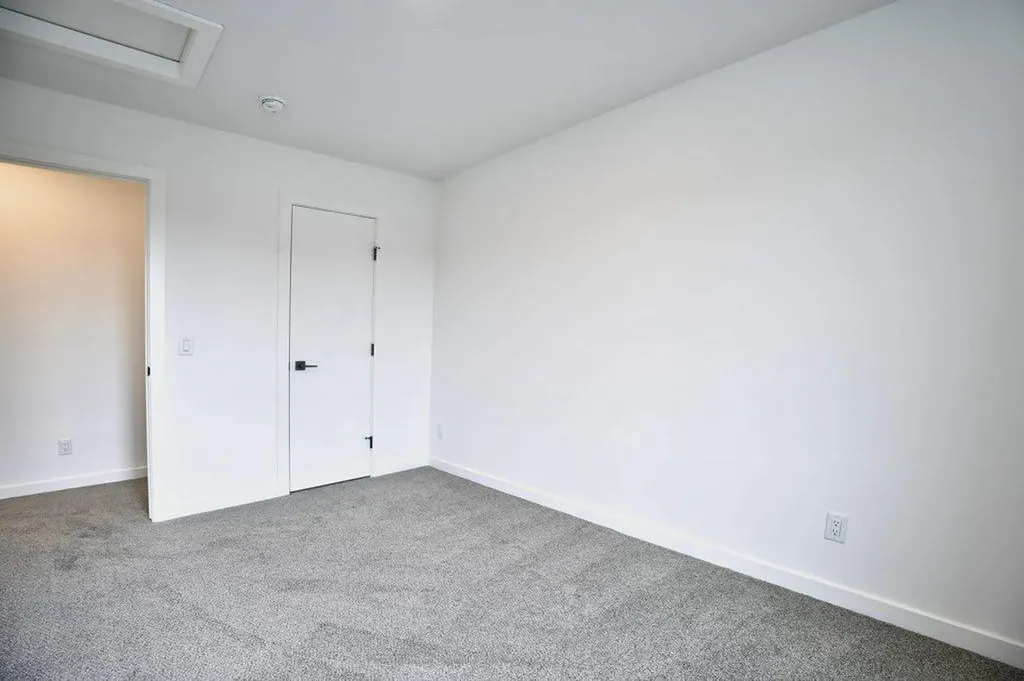 41 Legacy Point Terrace SE Calgary AB T2X 6R9