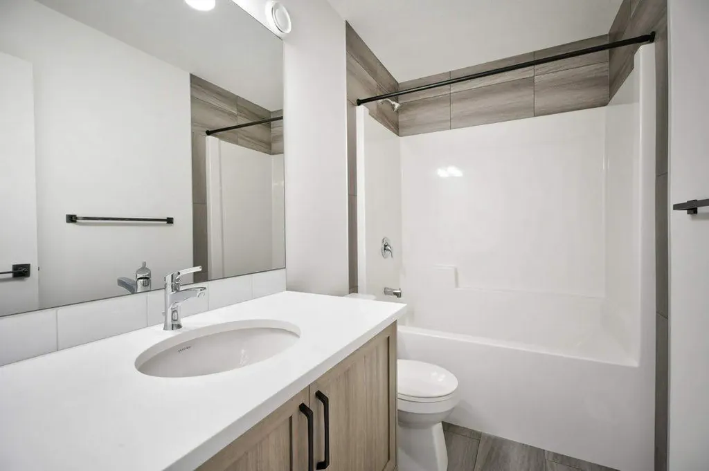 41 Legacy Point Terrace SE Calgary AB T2X 6R9