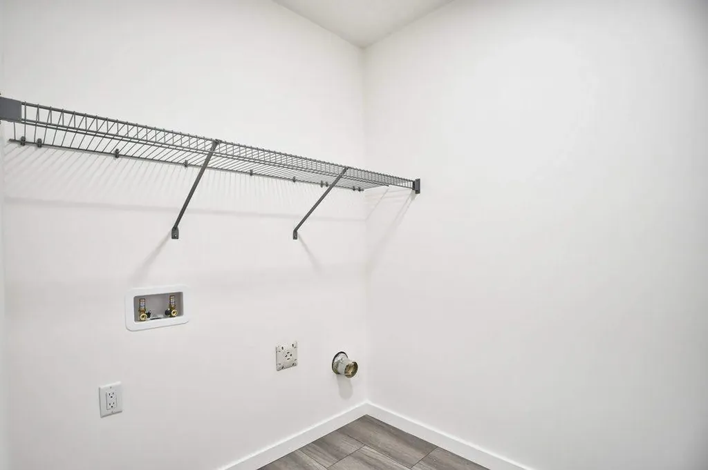 41 Legacy Point Terrace SE Calgary AB T2X 6R9