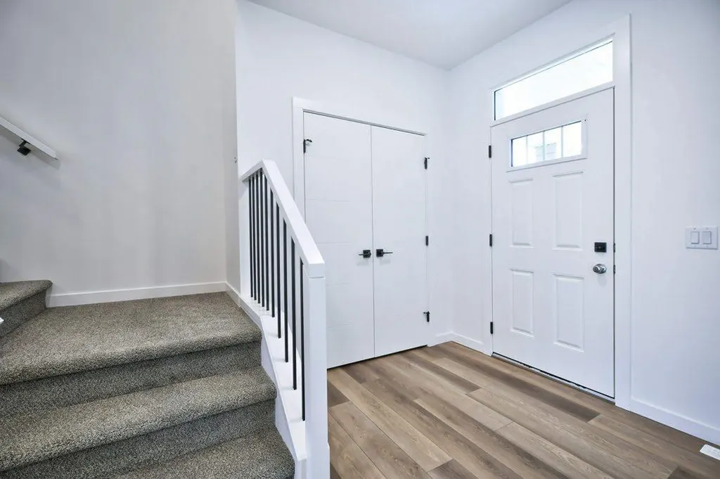 41 Legacy Point Terrace SE Calgary AB T2X 6R9