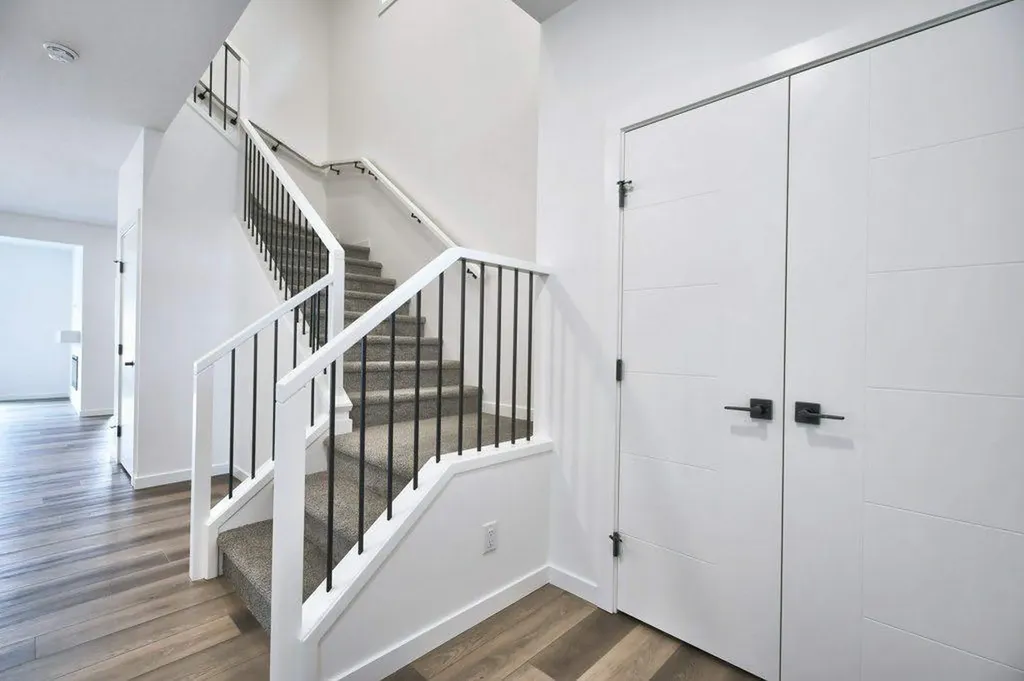 41 Legacy Point Terrace SE Calgary AB T2X 6R9