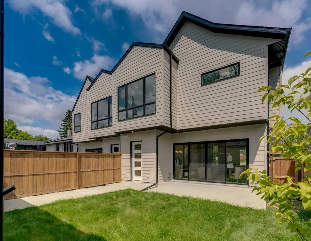 3917 23 Avenue SW Calgary AB T3E 0J9