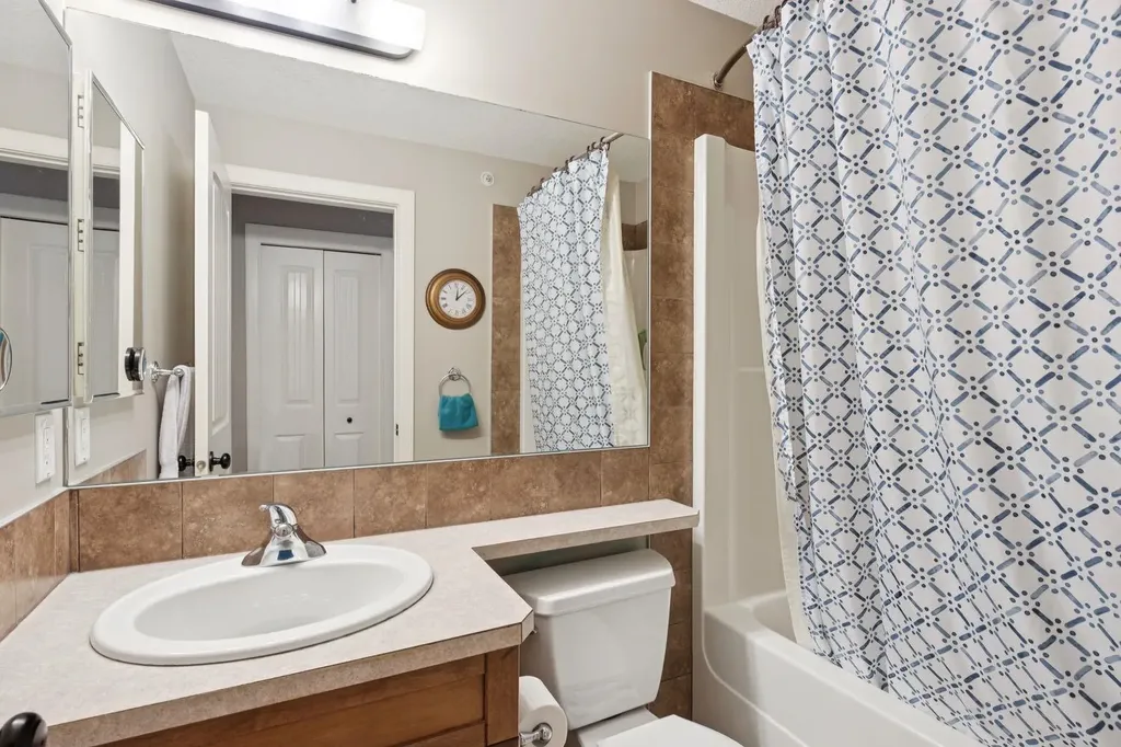 132 1 Avenue NW Airdrie AB T4B 3H4