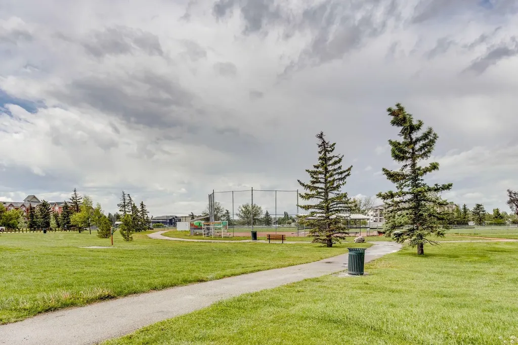 132 1 Avenue NW Airdrie AB T4B 3H4