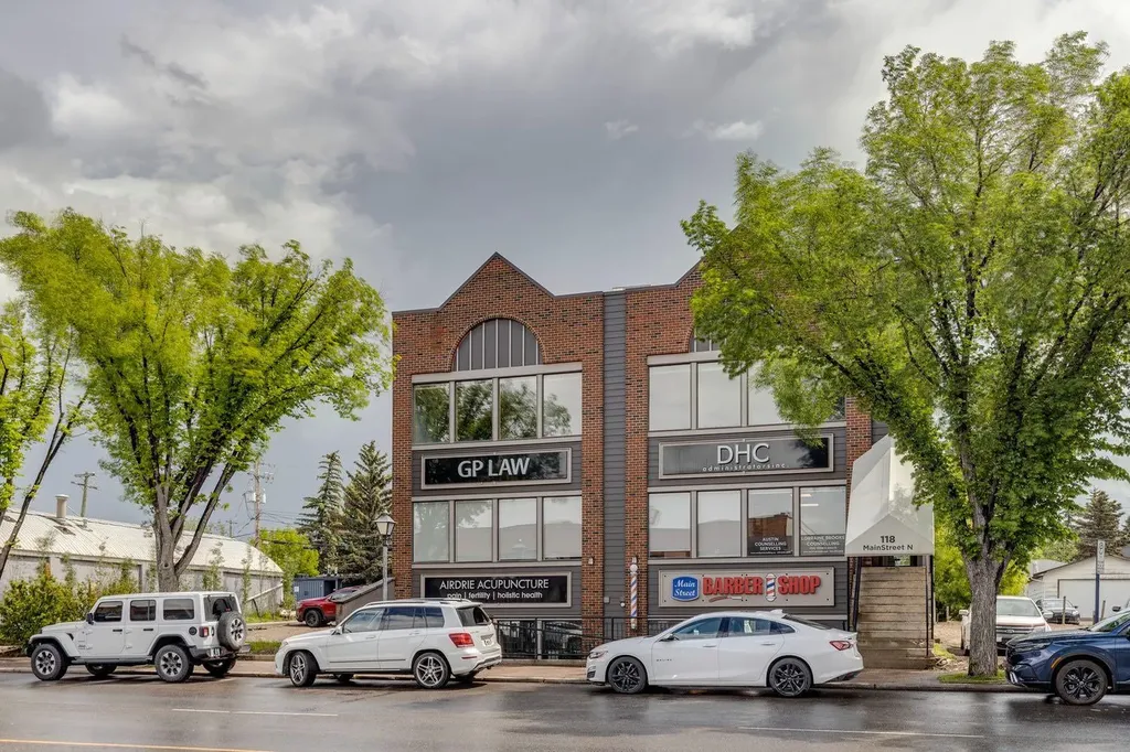 132 1 Avenue NW Airdrie AB T4B 3H4