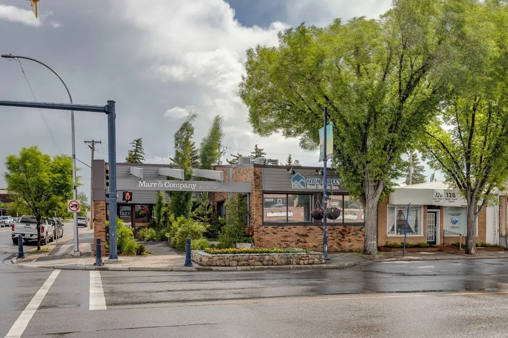 132 1 Avenue NW Airdrie AB T4B 3H4