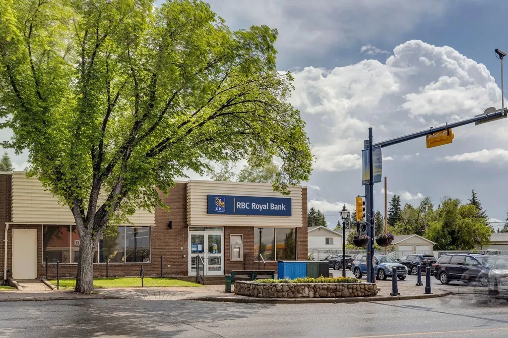 132 1 Avenue NW Airdrie AB T4B 3H4