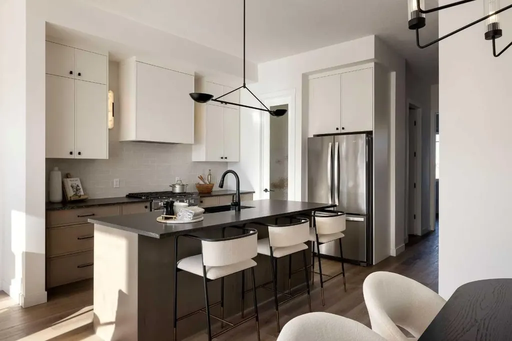 55 Creekview Avenue SW Calgary AB T2X4Y1