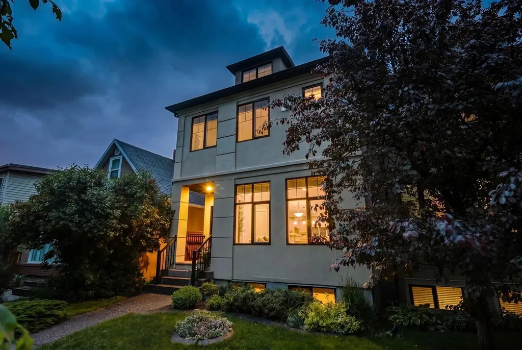 612 19 Avenue NW Calgary AB T2M 0Y8