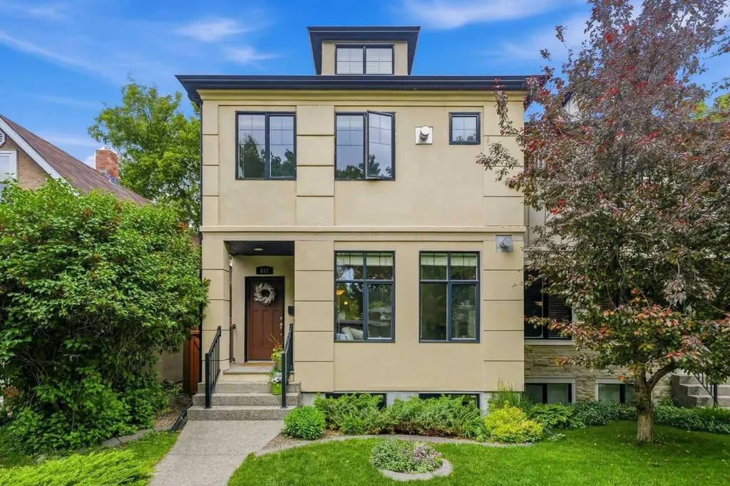 612 19 Avenue NW Calgary AB T2M 0Y8