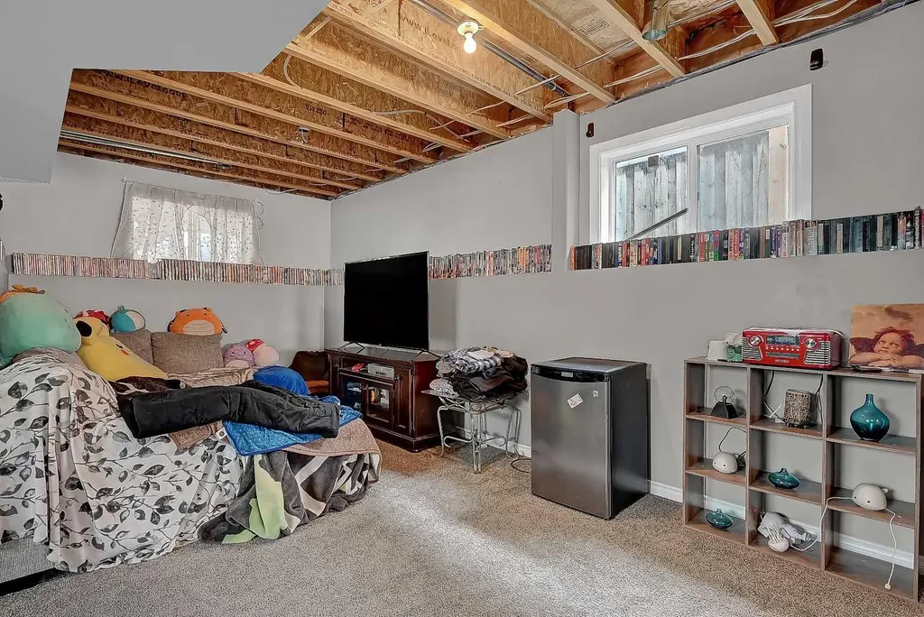 11246 74 Avenue Grande Prairie AB T6W0C6