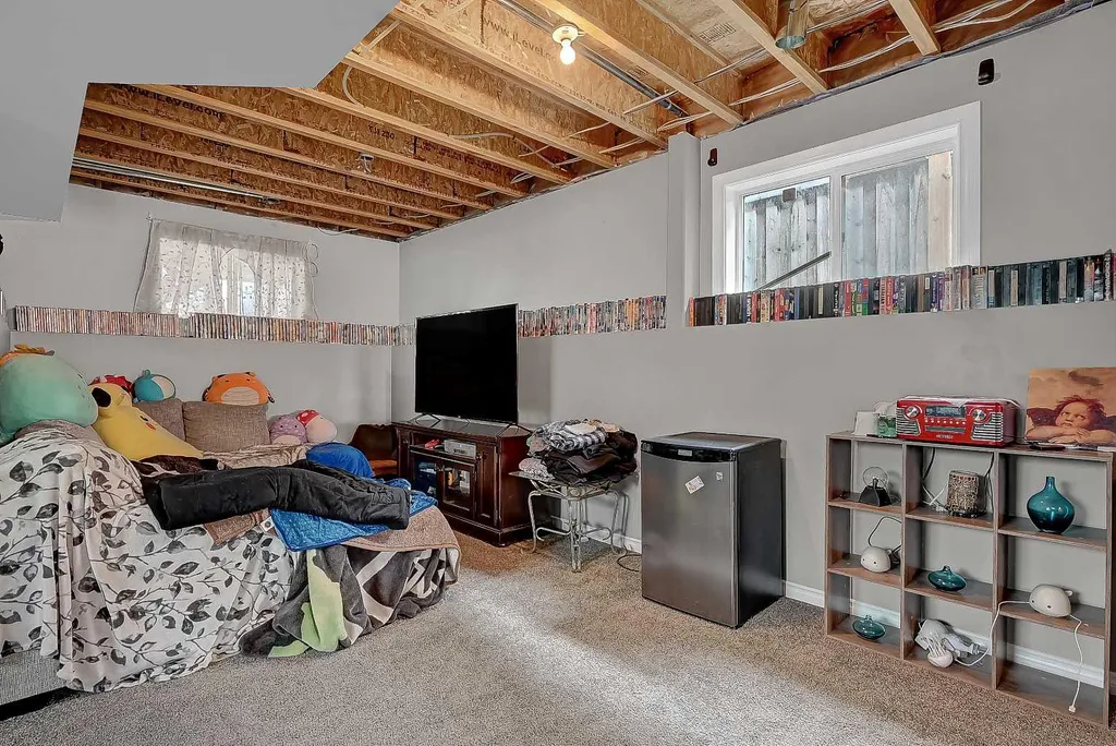 11246 74 Avenue Grande Prairie AB T6W0C6