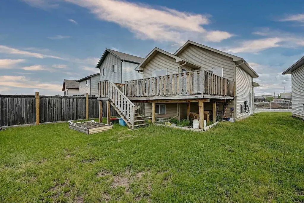 11246 74 Avenue Grande Prairie AB T6W0C6