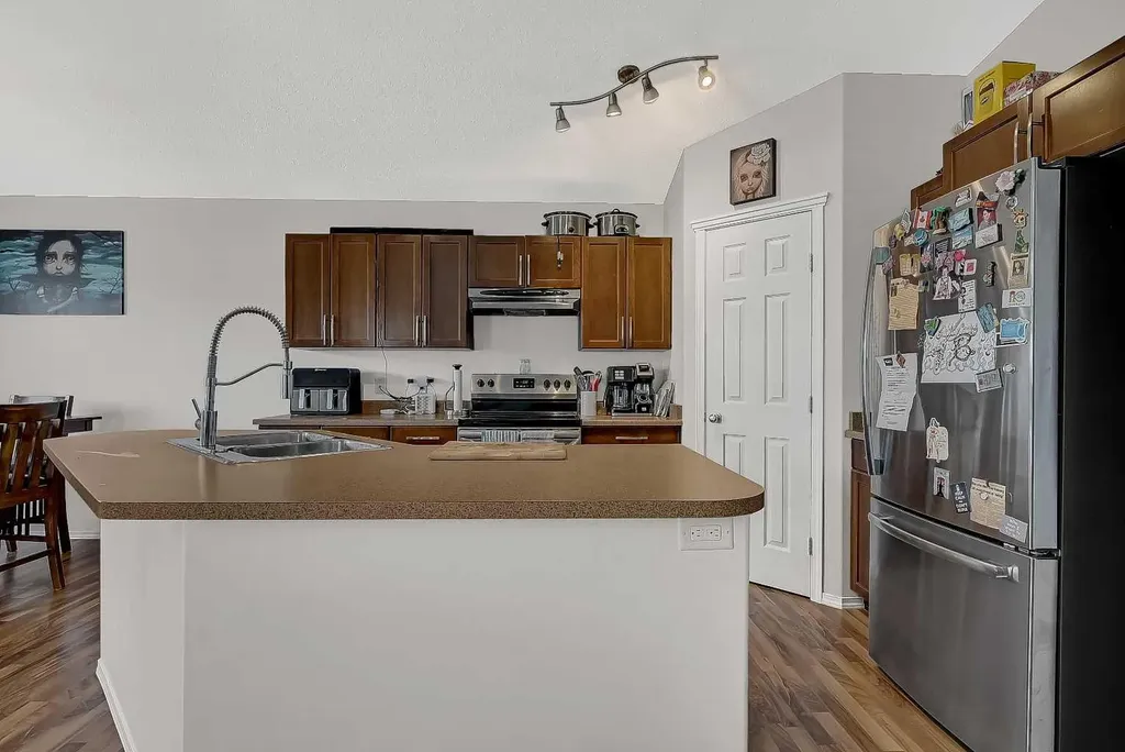 11246 74 Avenue Grande Prairie AB T6W0C6