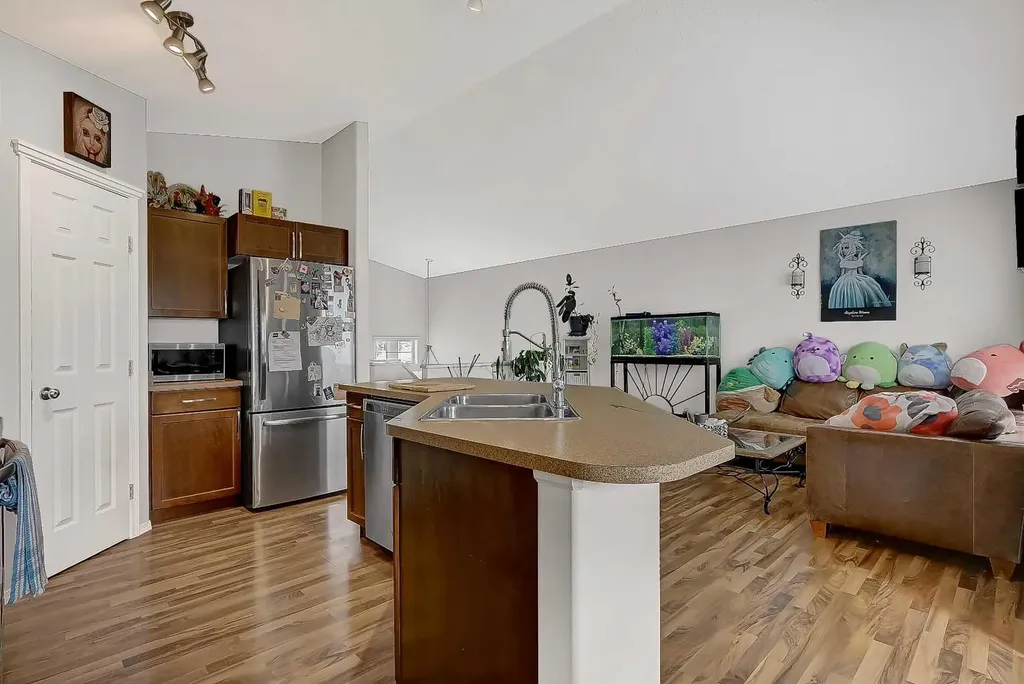 11246 74 Avenue Grande Prairie AB T6W0C6