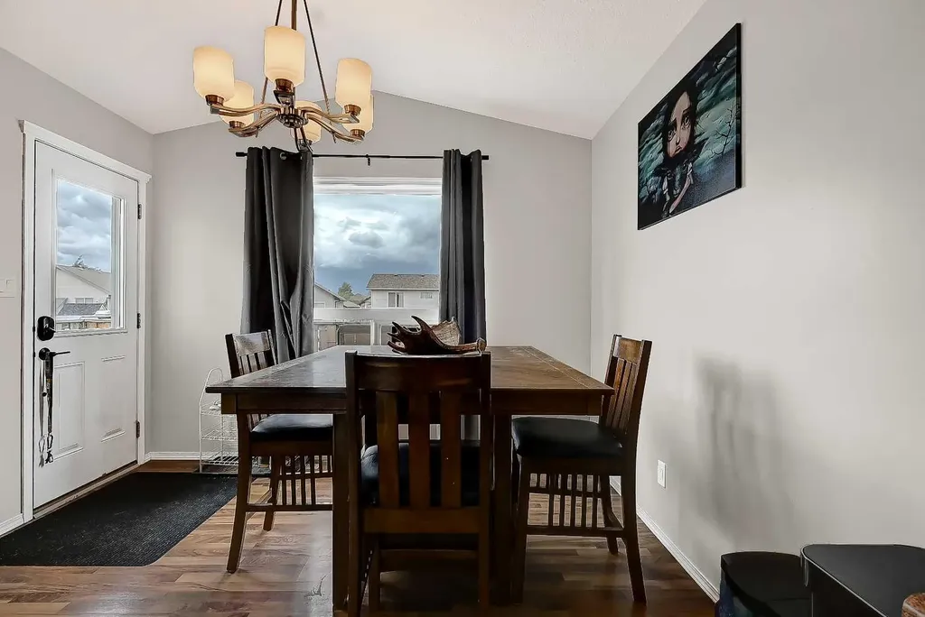 11246 74 Avenue Grande Prairie AB T6W0C6