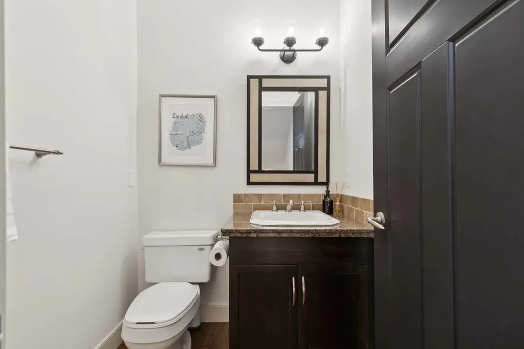 3039 27 Street SW Calgary AB T3E 2G6