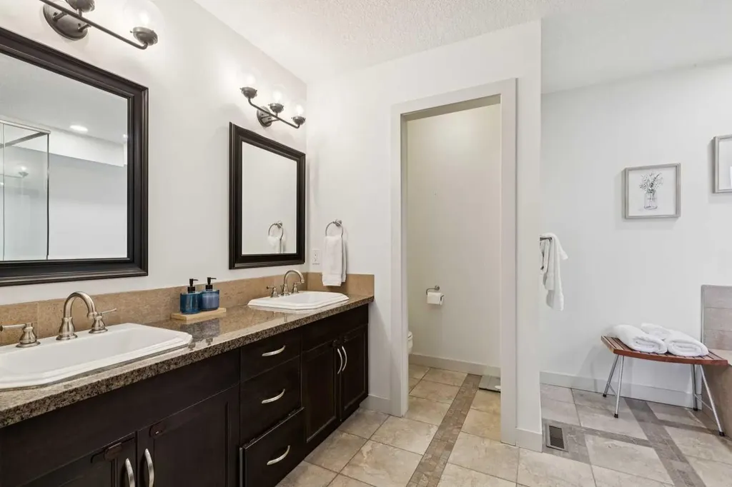 3039 27 Street SW Calgary AB T3E 2G6