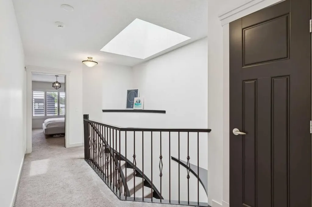 3039 27 Street SW Calgary AB T3E 2G6