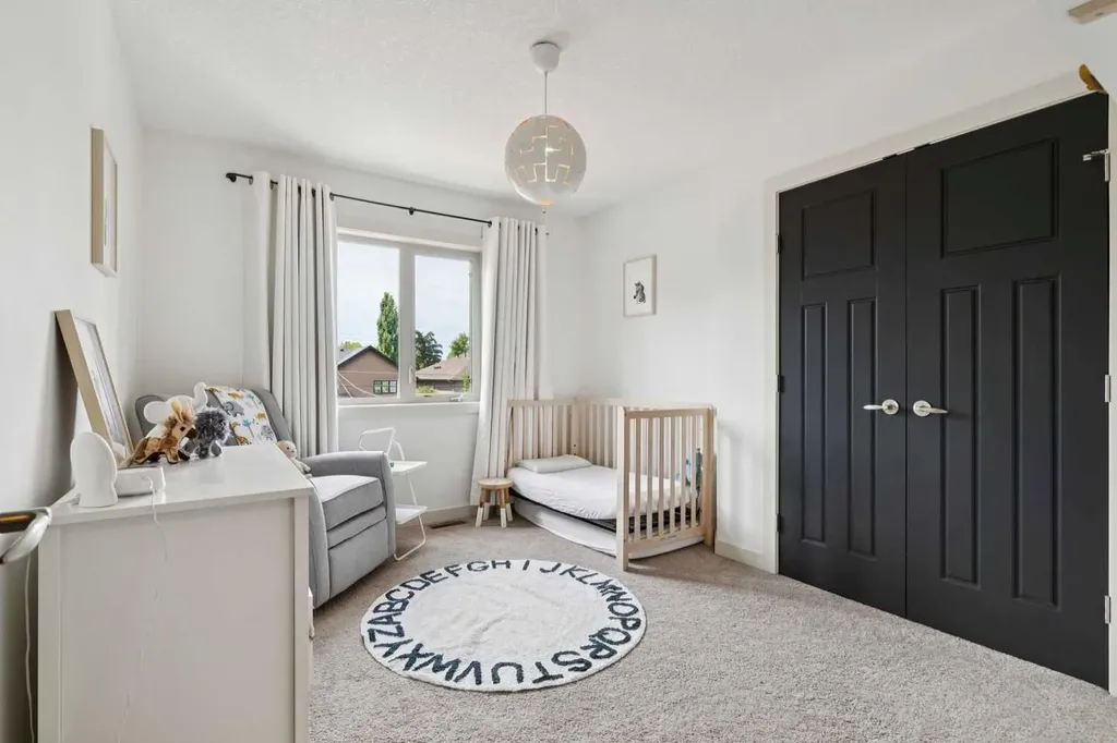 3039 27 Street SW Calgary AB T3E 2G6