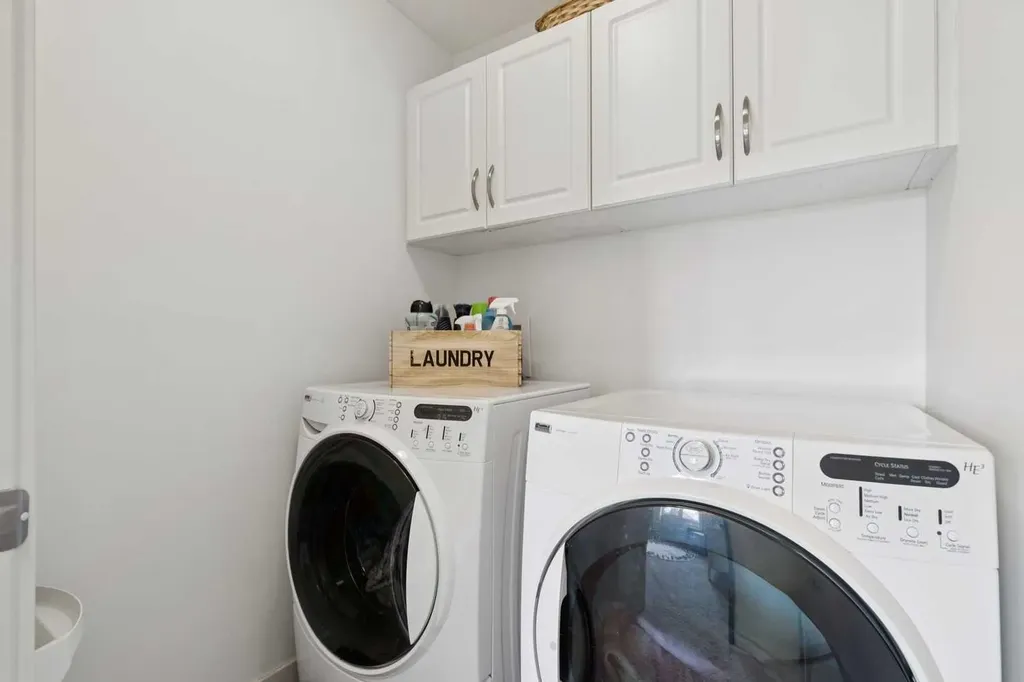 3039 27 Street SW Calgary AB T3E 2G6