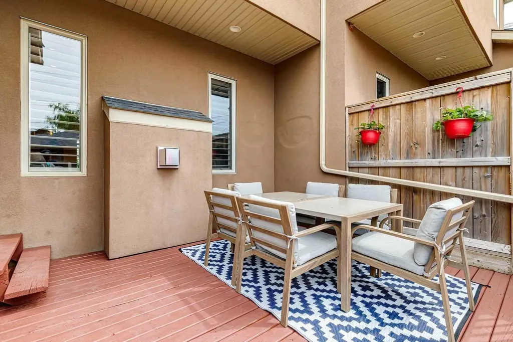 3039 27 Street SW Calgary AB T3E 2G6