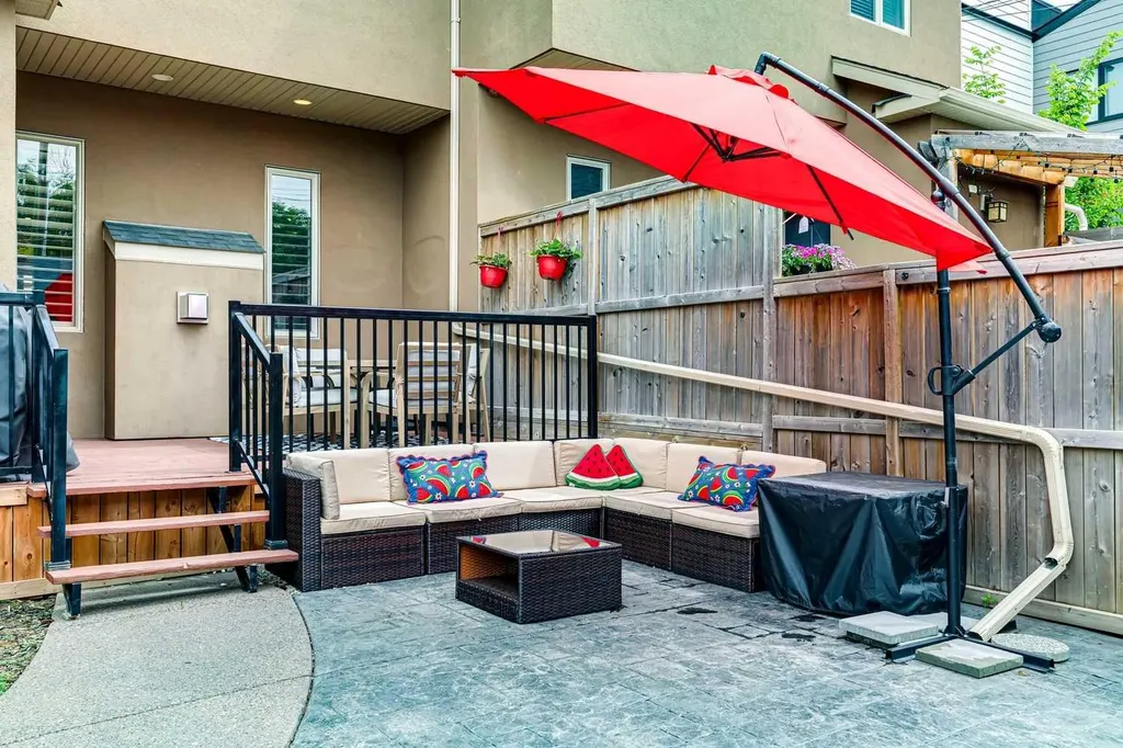 3039 27 Street SW Calgary AB T3E 2G6