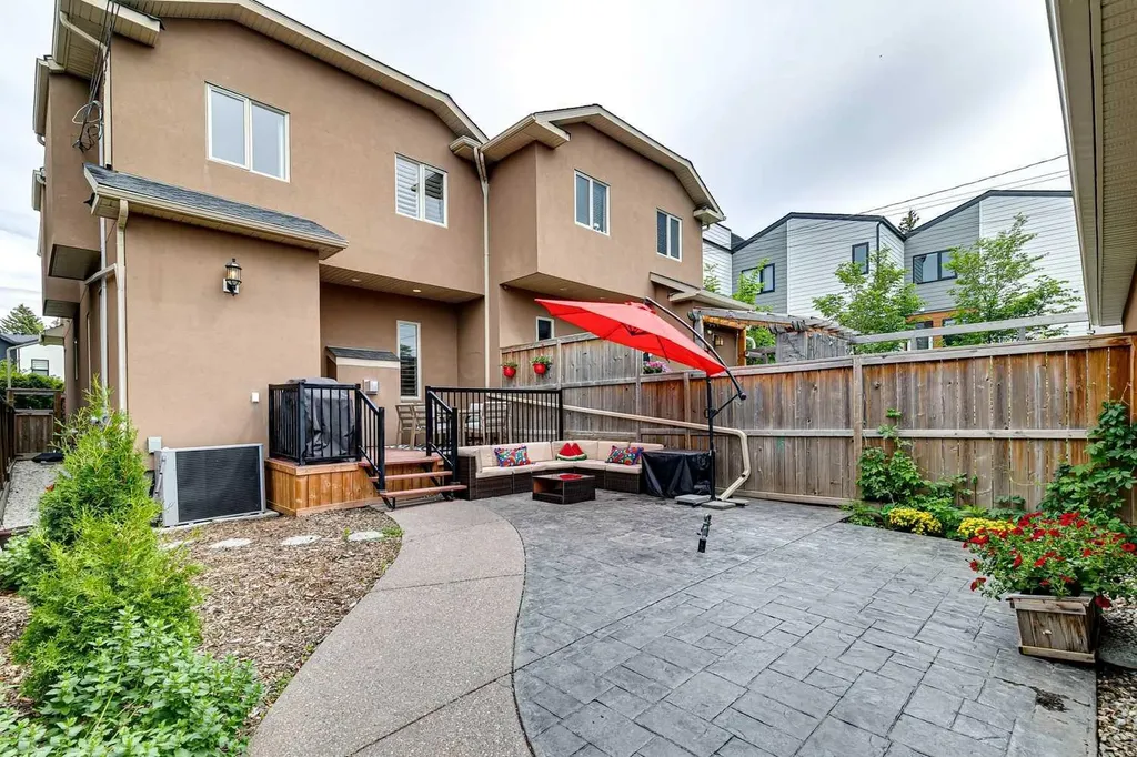 3039 27 Street SW Calgary AB T3E 2G6