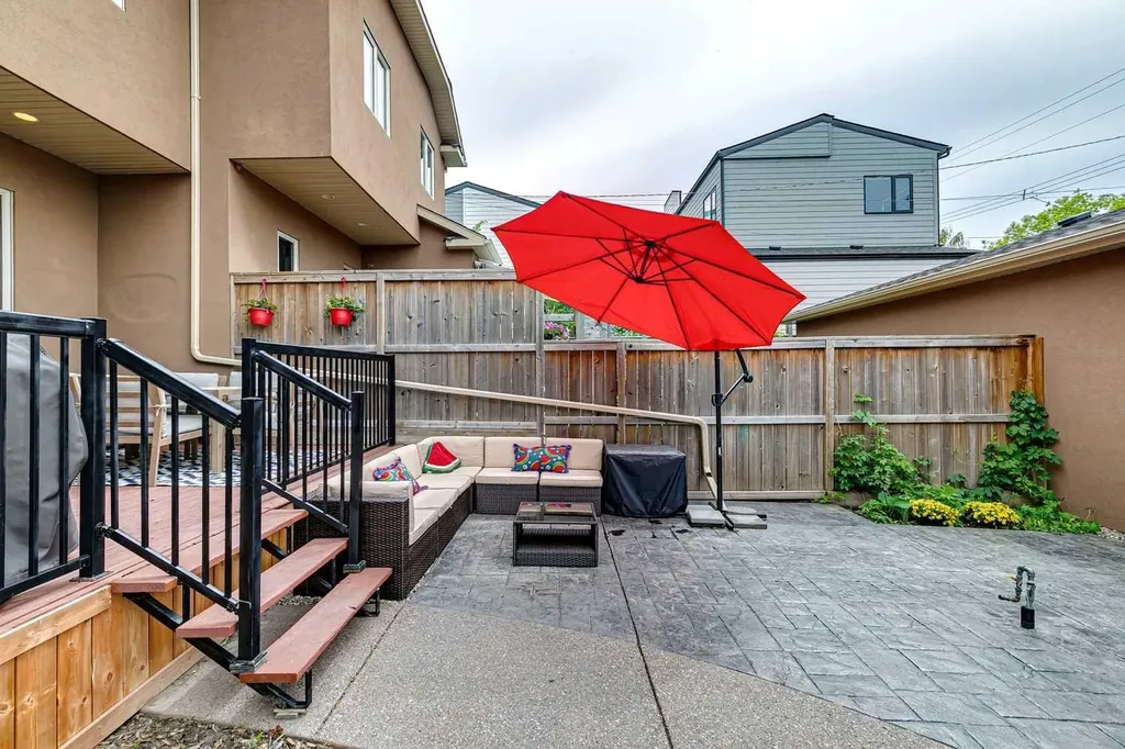 3039 27 Street SW Calgary AB T3E 2G6
