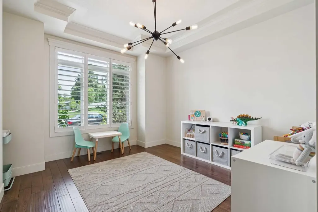3039 27 Street SW Calgary AB T3E 2G6