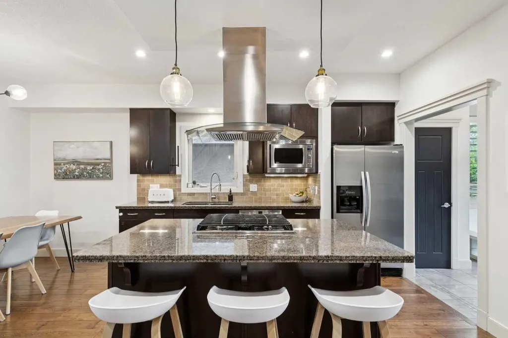 3039 27 Street SW Calgary AB T3E 2G6