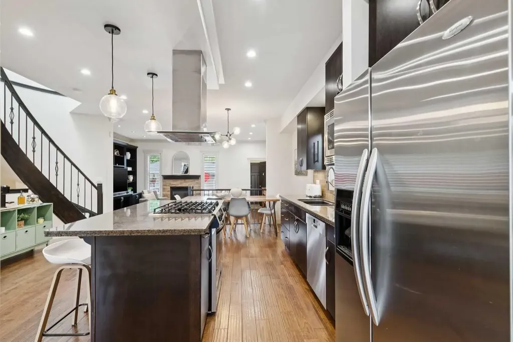 3039 27 Street SW Calgary AB T3E 2G6