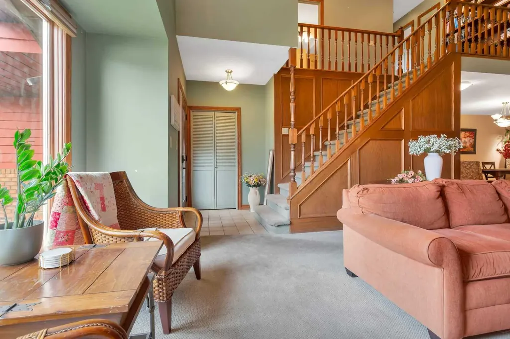 69 Mccullough Crescent Red Deer AB T4R 1S5
