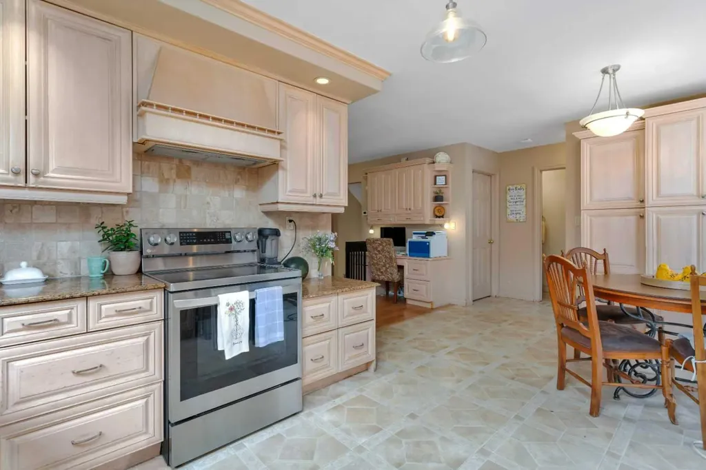 69 Mccullough Crescent Red Deer AB T4R 1S5