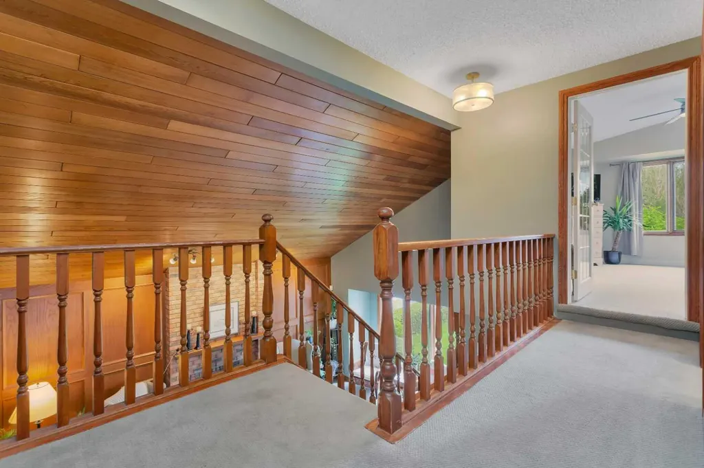 69 Mccullough Crescent Red Deer AB T4R 1S5
