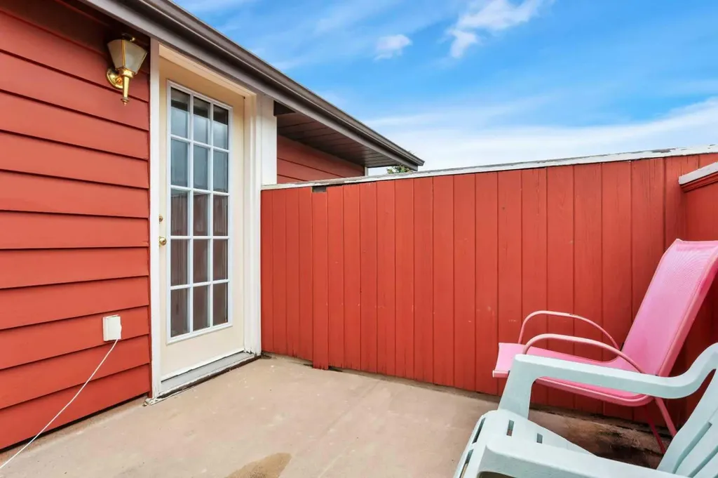 69 Mccullough Crescent Red Deer AB T4R 1S5