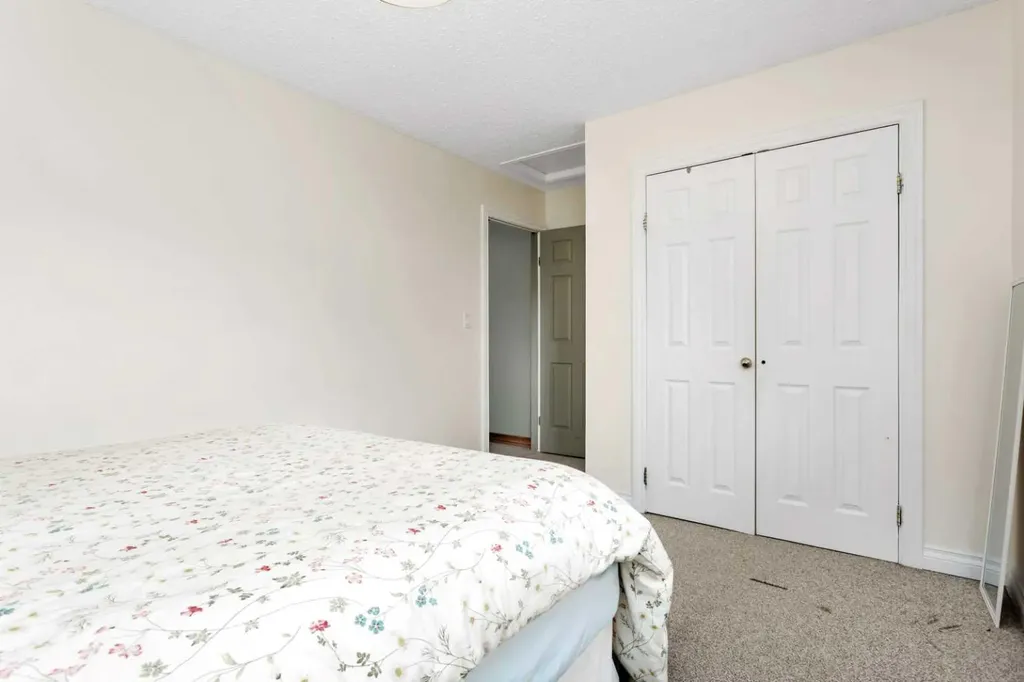69 Mccullough Crescent Red Deer AB T4R 1S5
