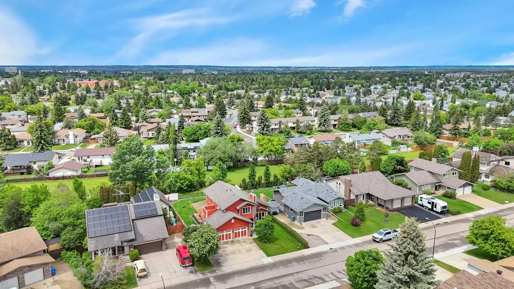 69 Mccullough Crescent Red Deer AB T4R 1S5
