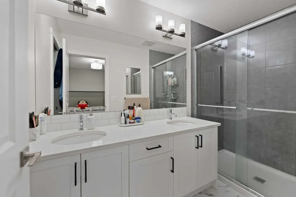 260 Homestead Grove NE Calgary AB T3J 5R8