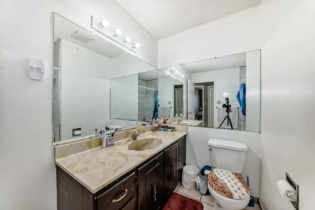 28 Rundlelawn Place NE Calgary AB T1Y3P5